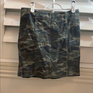 Camo three people mini skirt